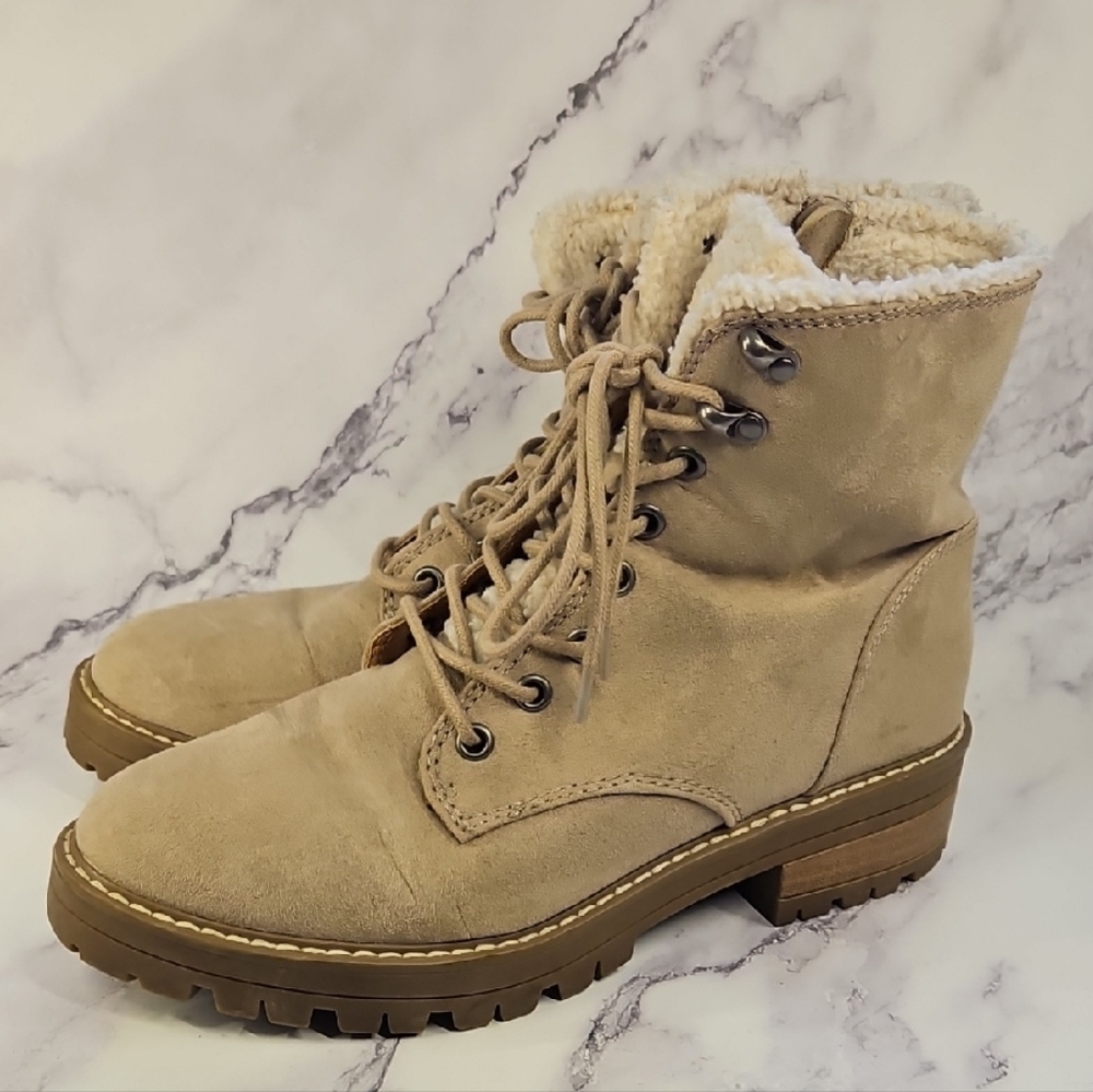 Universal Thread Tan Winter Sherpa Boots